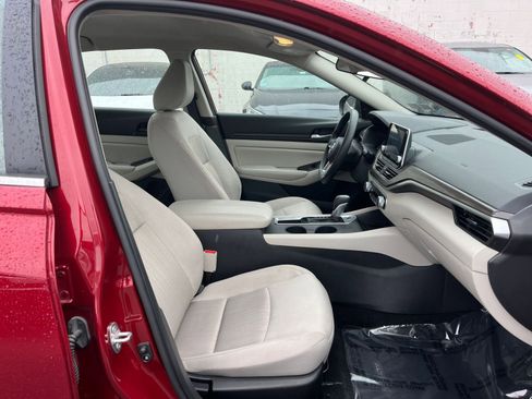 Used 2025 Nissan Altima 2.5 SV image 27