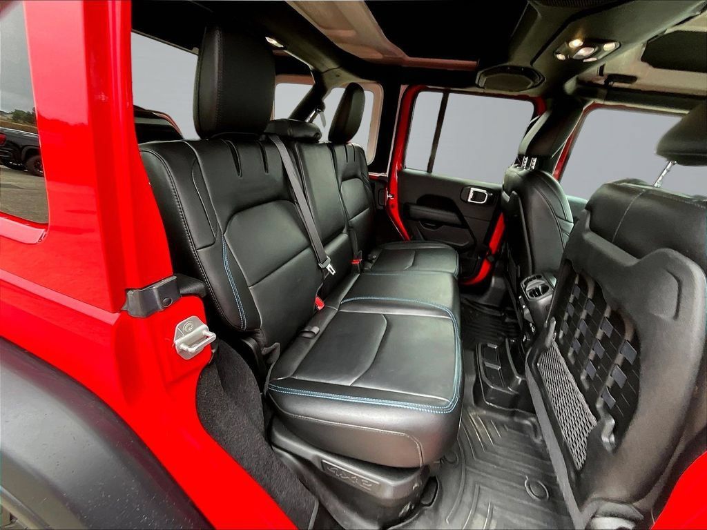 Used 2021 Jeep Wrangler Unlimited Rubicon 4xe w/ Cold Weather Group AWD/4WD image 27