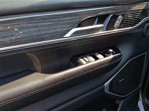 Used 2022 Jeep Wagoneer Series III w/ Convenience Group I image 13