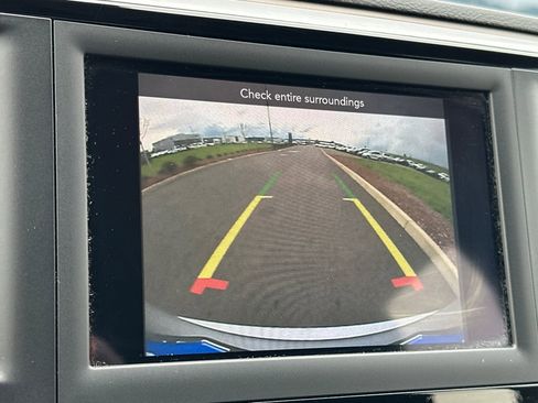 Used 2019 Chrysler Pacifica LX image 21