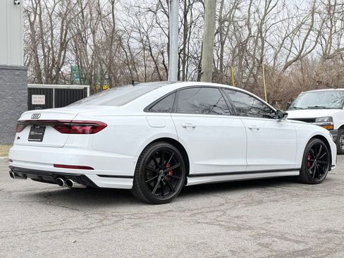 Used 2022 Audi S8 image 9