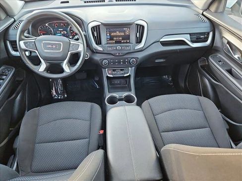 Used 2024 GMC Terrain SLE image 17