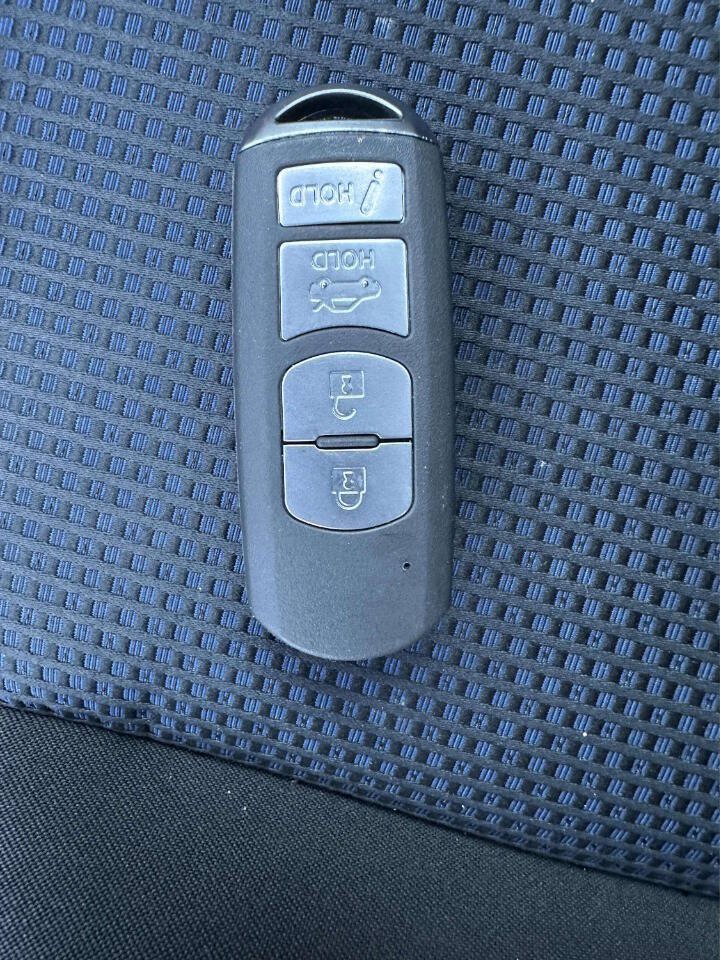 Used 2019 Toyota Yaris LE FWD image 33