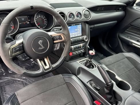 Used 2016 Ford Mustang Shelby GT350 w/ Technology Package RWD image 4