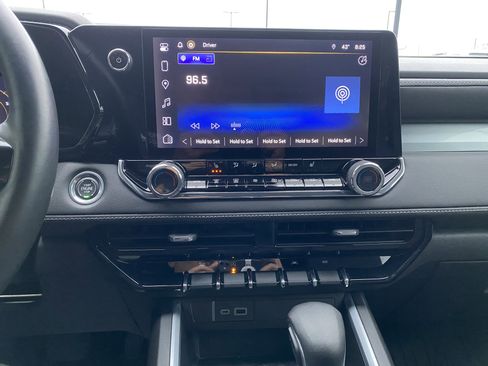 Used 2023 Chevrolet Colorado LT w/ LT Convenience Package III image 24