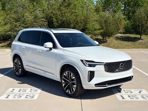 New 2026 Volvo XC90 B6 Plus w/ Protection Package Premier image 4