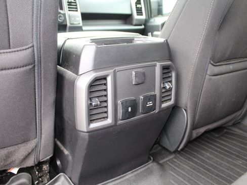 Used 2019 Ford F150 XLT w/ Equipment Group 302A Luxury AWD/4WD image 11