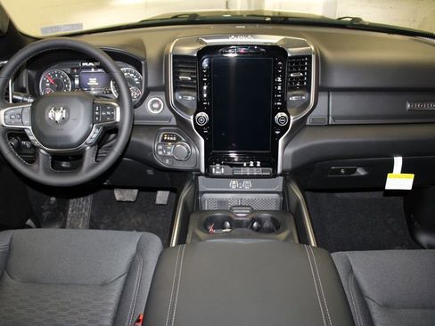 New 2026 RAM 1500 4x4 Crew Cab image 9