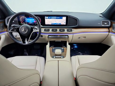 Certified 2025 Mercedes-Benz GLS 450 4MATIC image 24