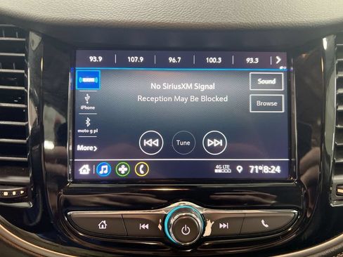 Used 2020 Chevrolet Trax LT w/ Sun & Sound Package FWD image 14