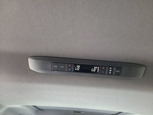 Used 2023 Toyota Sienna XLE AWD/4WD image 28