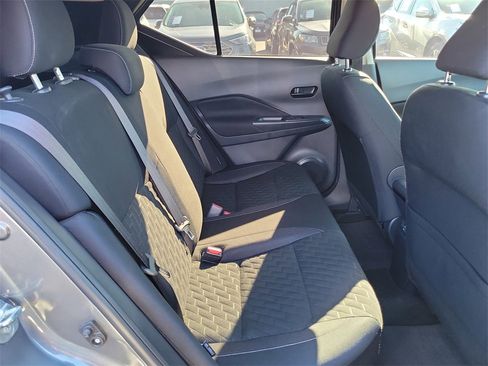 Used 2022 Nissan Kicks S image 20