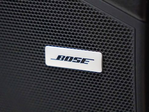 Certified 2023 Porsche Cayenne Platinum Edition image 17