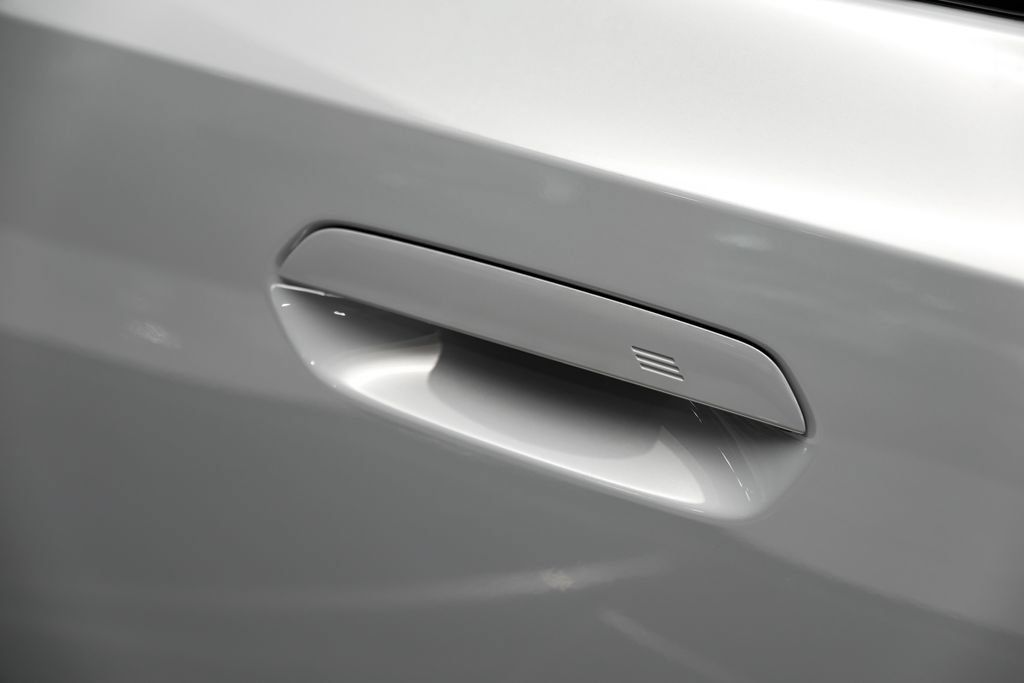Used 2023 BMW M2 w/ Lighting Package RWD image 42