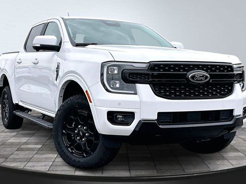 Used 2025 Ford Ranger Lariat w/ FX4 Off-Road Package image 3