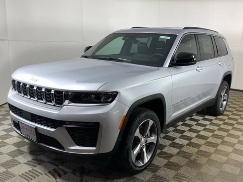 New 2026 Jeep Grand Cherokee L Limited AWD/4WD image 2