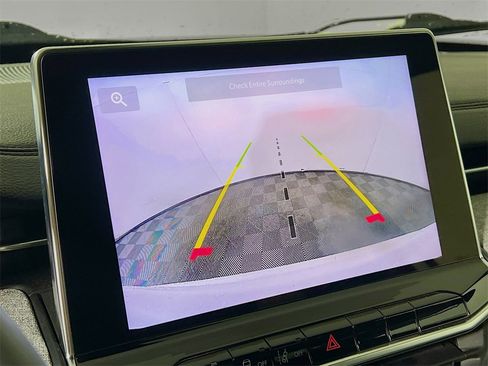 Used 2024 Jeep Compass Latitude image 13