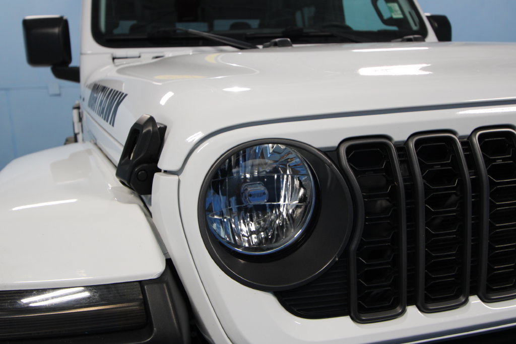Used 2024 Jeep Gladiator Sport AWD/4WD image 33