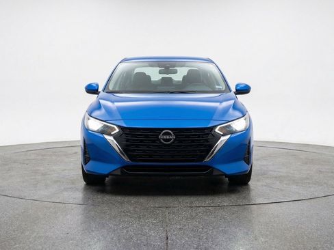 Used 2025 Nissan Sentra SV FWD image 2