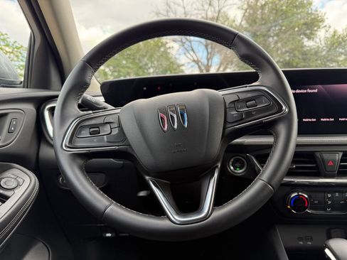 Used 2025 Buick Encore GX Preferred FWD image 29