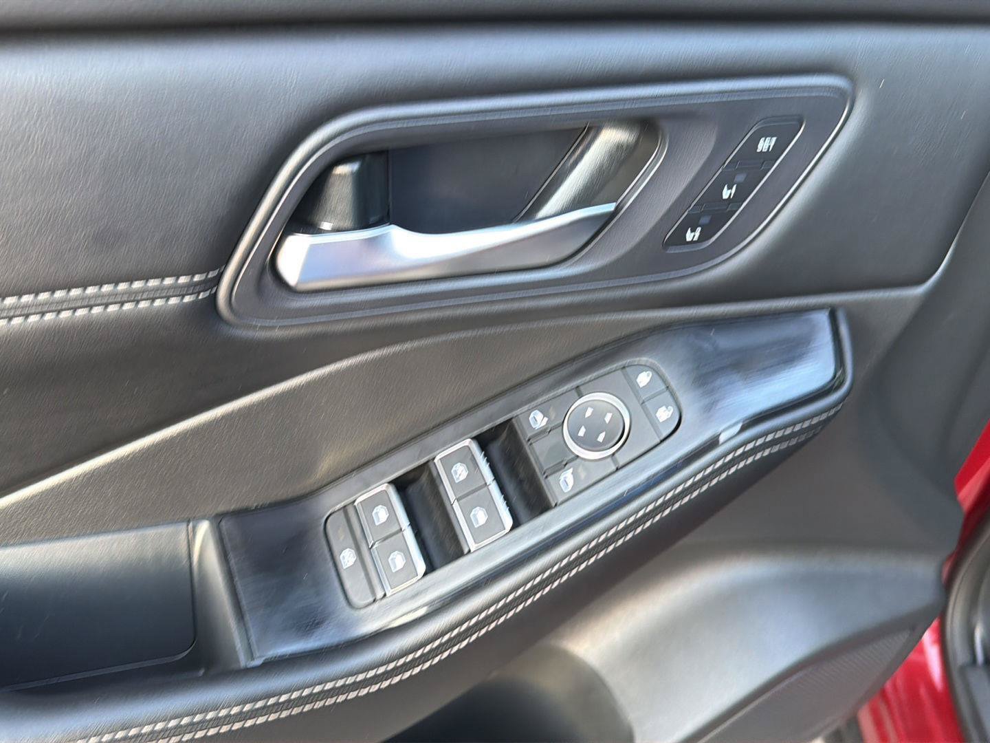 Used 2024 Nissan Rogue SL w/ SL Premium Package FWD image 34