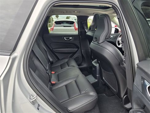 Used 2023 Volvo XC60 T8 Ultimate image 17
