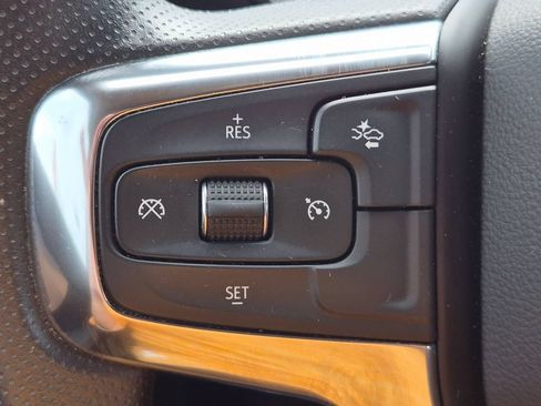 Used 2025 Chevrolet Blazer LT FWD image 19