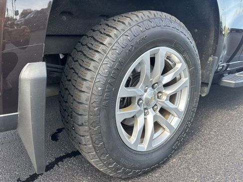 Used 2019 Chevrolet Silverado 1500 LTZ w/ Z71 Off-Road Package AWD/4WD image 9