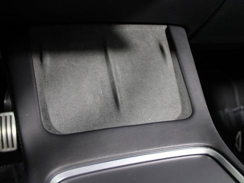 Used 2022 Tesla Model Y Performance image 13