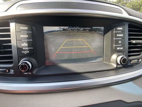 Used 2020 Kia Sorento EX AWD/4WD image 23