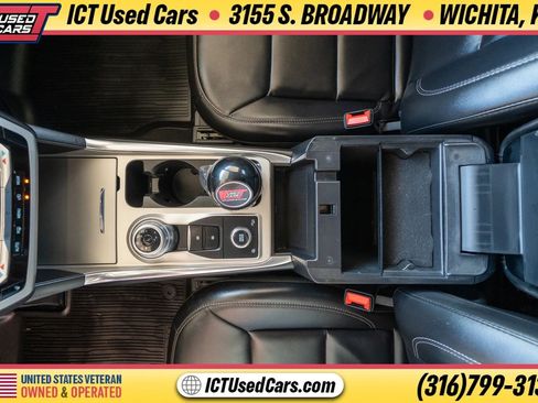 Used 2022 Ford Explorer XLT w/ Equipment Group 202A AWD/4WD image 24