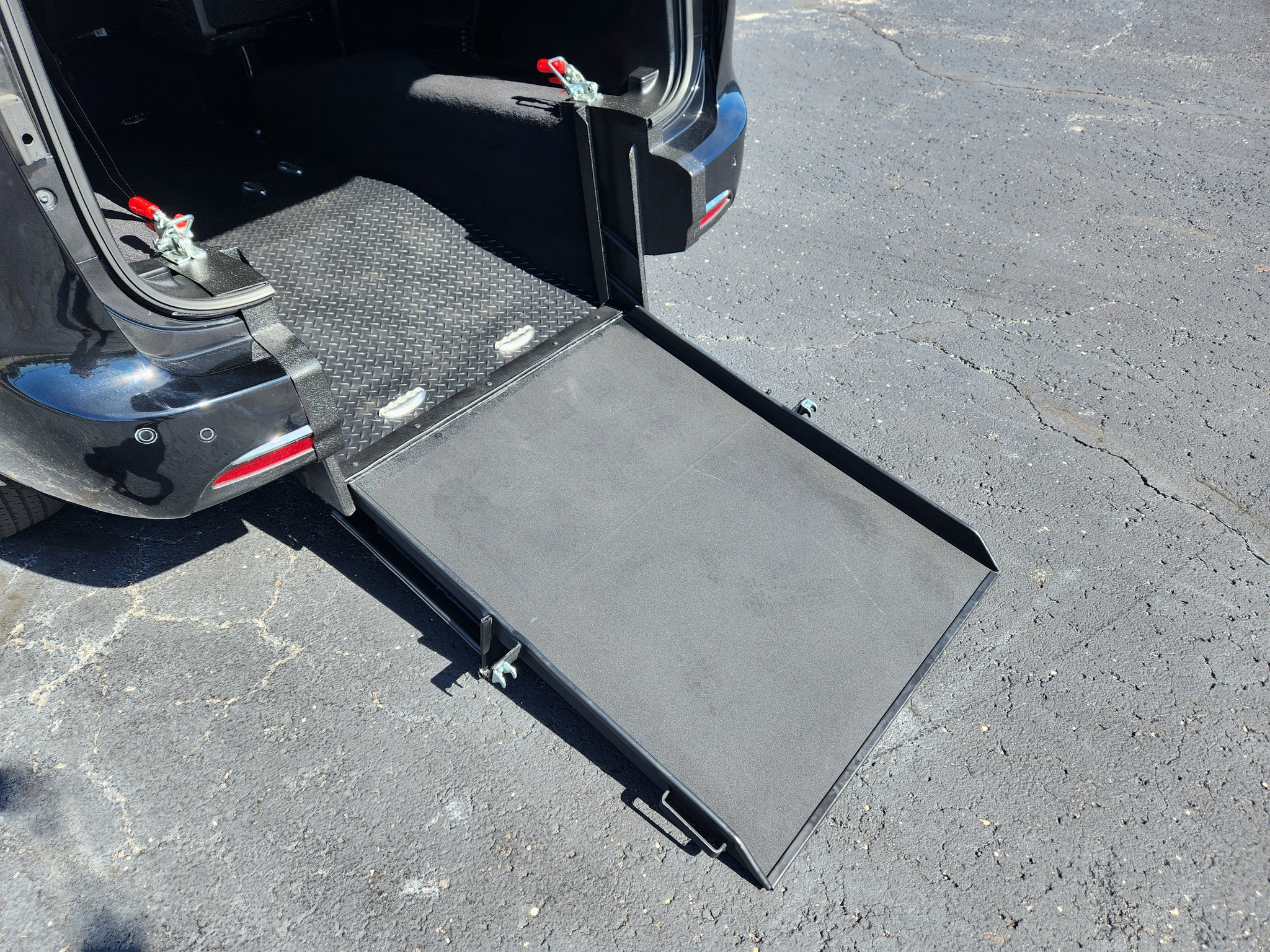 Used 2026 Chrysler Pacifica Select FWD image 11