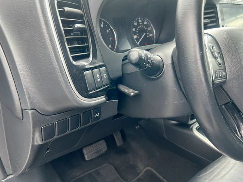 Used 2019 Mitsubishi Outlander SEL FWD image 14