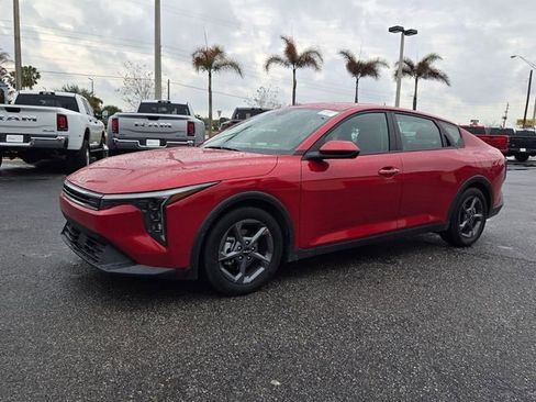 Used 2025 Kia K4 LXS FWD image 3