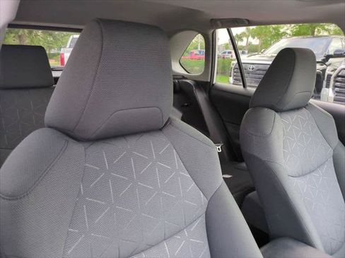 Certified 2020 Toyota RAV4 XLE w/ Convenience Package FWD image 7