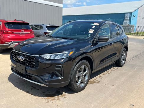 Used 2025 Ford Escape ST-Line image 1