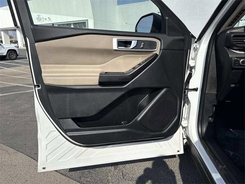 Used 2020 Ford Explorer XLT w/ Class III Trailer Tow Package image 8