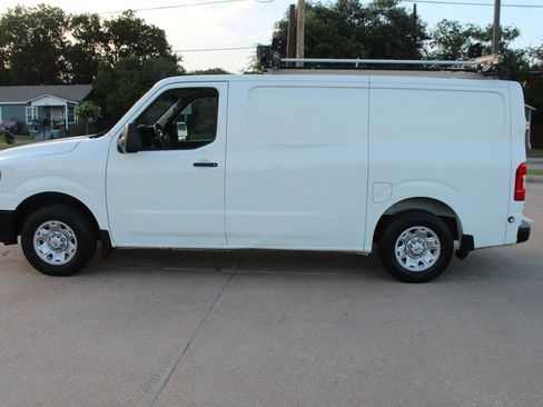 Used 2021 Nissan NV 2500 SV image 6