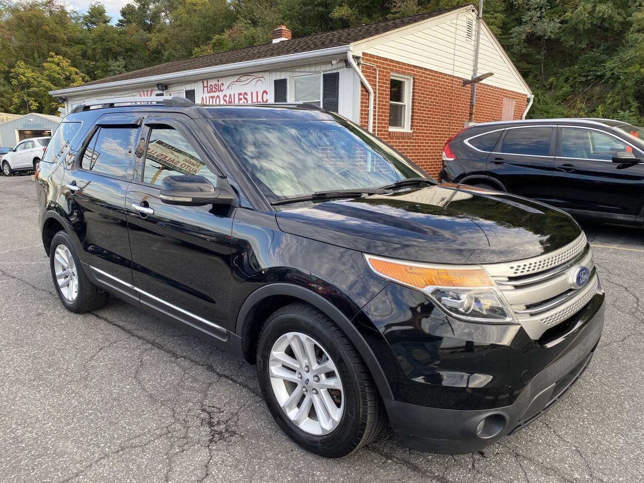 Used 2012 Ford Explorer XLT AWD/4WD image 3