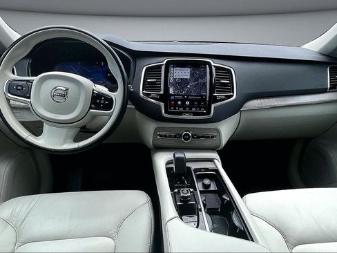 Used 2024 Volvo XC90 T8 Plus w/ Protection Package Premier AWD/4WD image 8