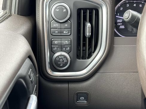 Used 2019 GMC Sierra 1500 SLT w/ SLT Premium Package AWD/4WD image 14