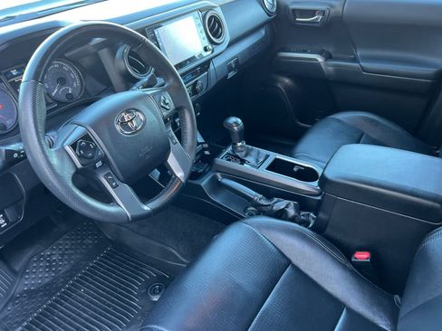 Certified 2022 Toyota Tacoma TRD Off-Road w/ TRD Premium Off Road Package AWD/4WD image 11