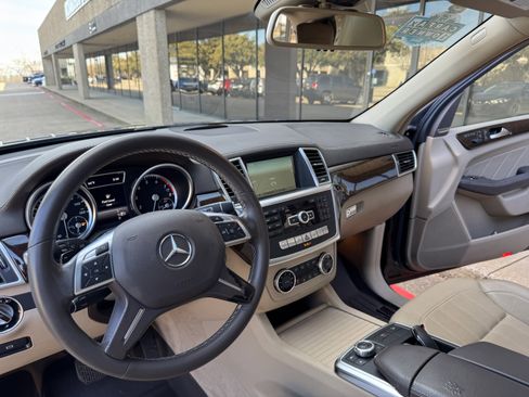 Used 2015 Mercedes-Benz GL 450 4MATIC image 9