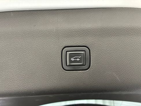Used 2022 Buick Enclave Essence w/ Experience Buick Package AWD/4WD image 7