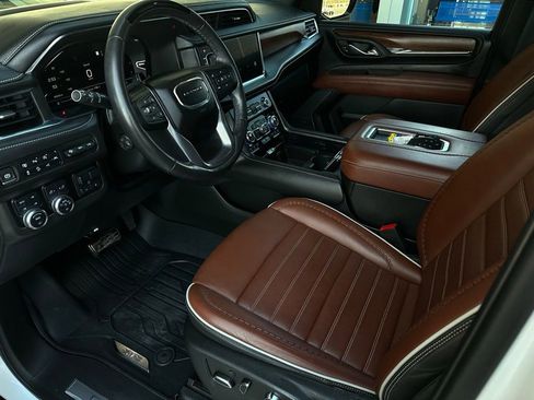 Used 2023 GMC Yukon XL Denali Ultimate w/ LPO, Floor Liner Package image 10