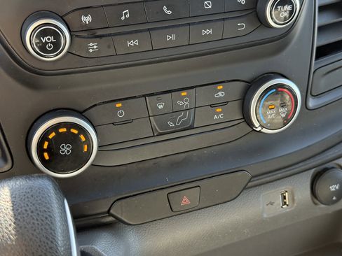 Used 2023 Ford Transit 250 Medium Roof image 22