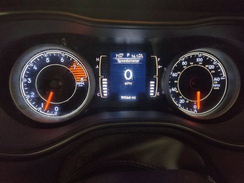 Used 2021 Jeep Cherokee Latitude Lux FWD image 23