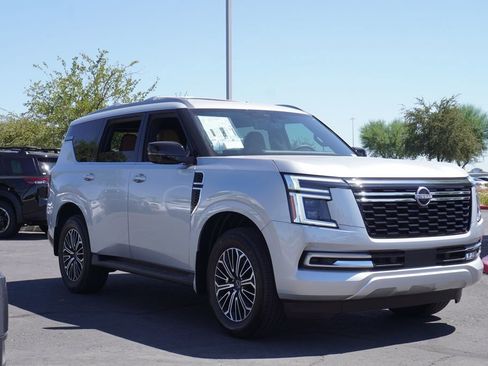 New 2025 Nissan Armada SL w/ Captain's Chari Seat Package image 4