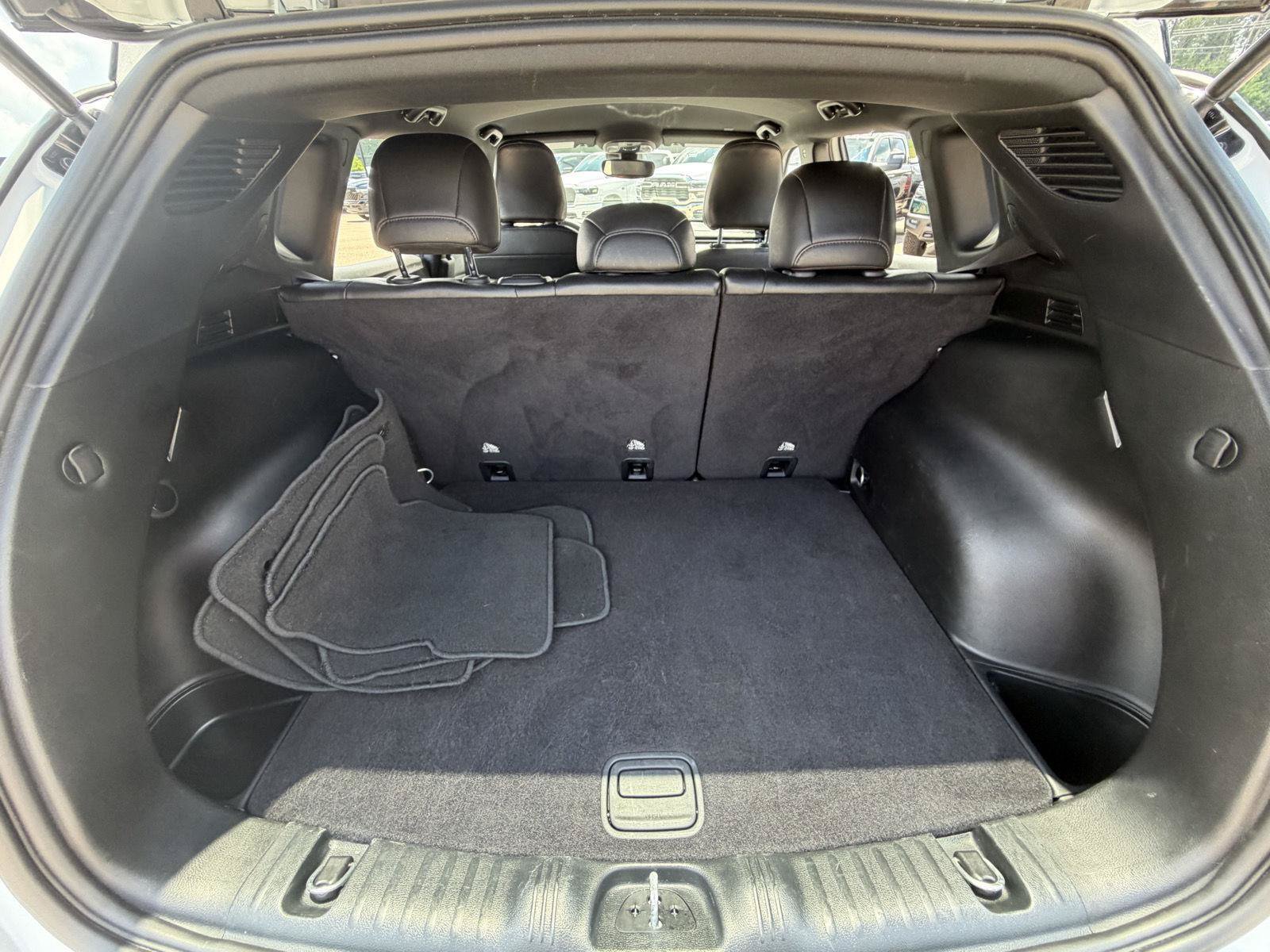 Certified 2025 Jeep Compass Limited AWD/4WD image 18