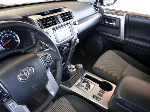 Used 2015 Toyota 4Runner SR5 image 38